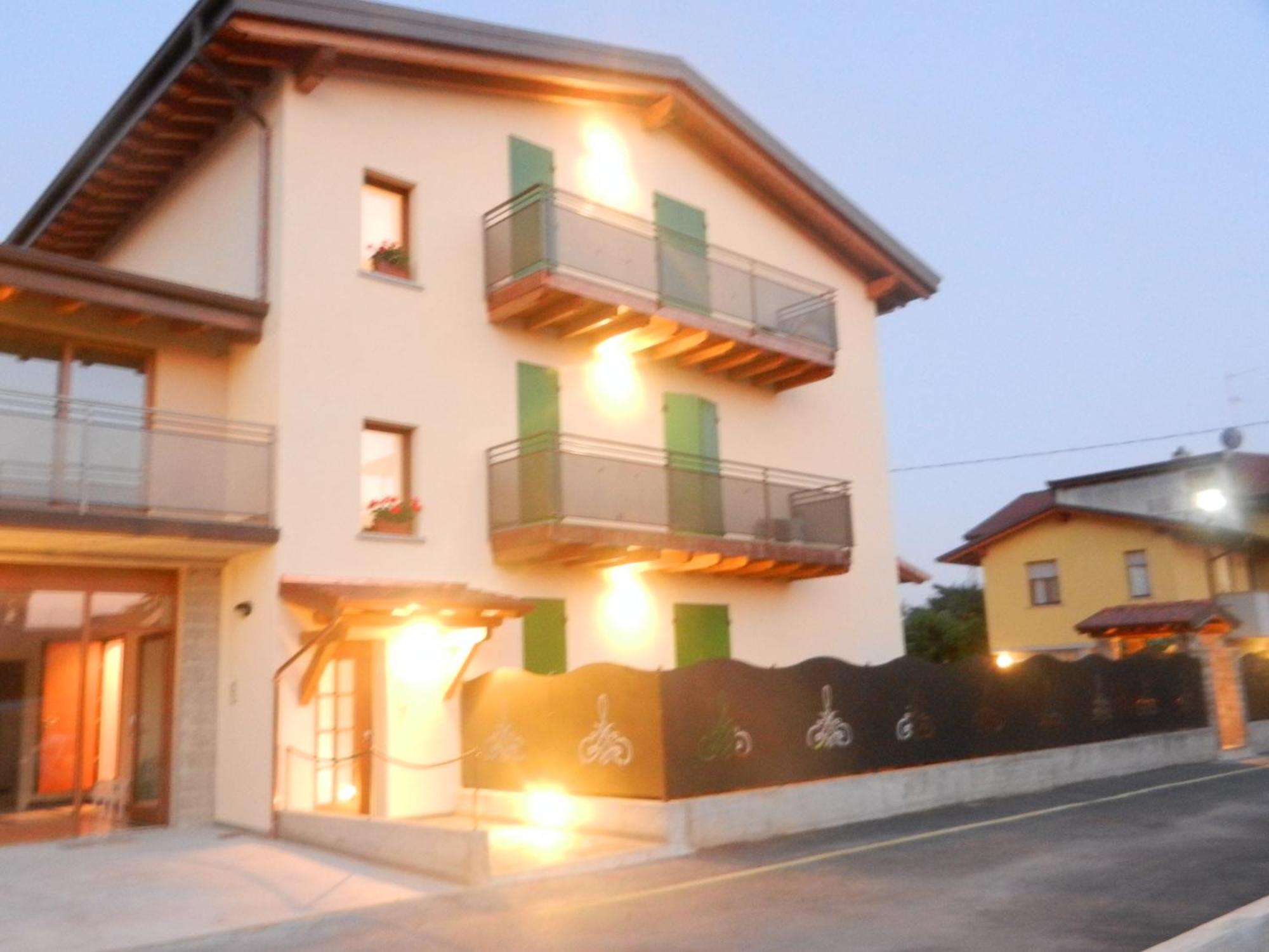B&B Ad Hoc Costa di Mezzate Bagian luar foto