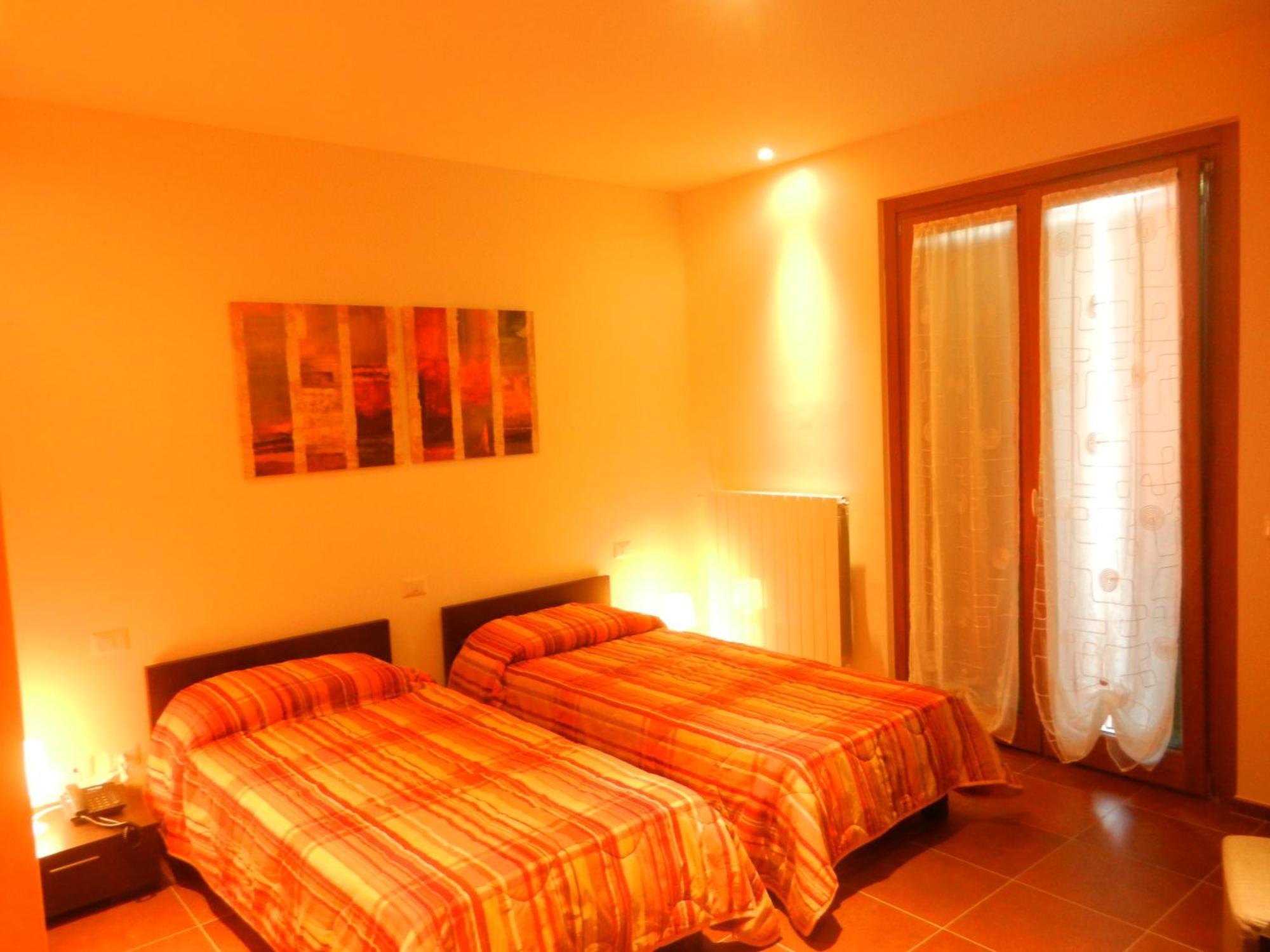 B&B Ad Hoc Costa di Mezzate Bagian luar foto