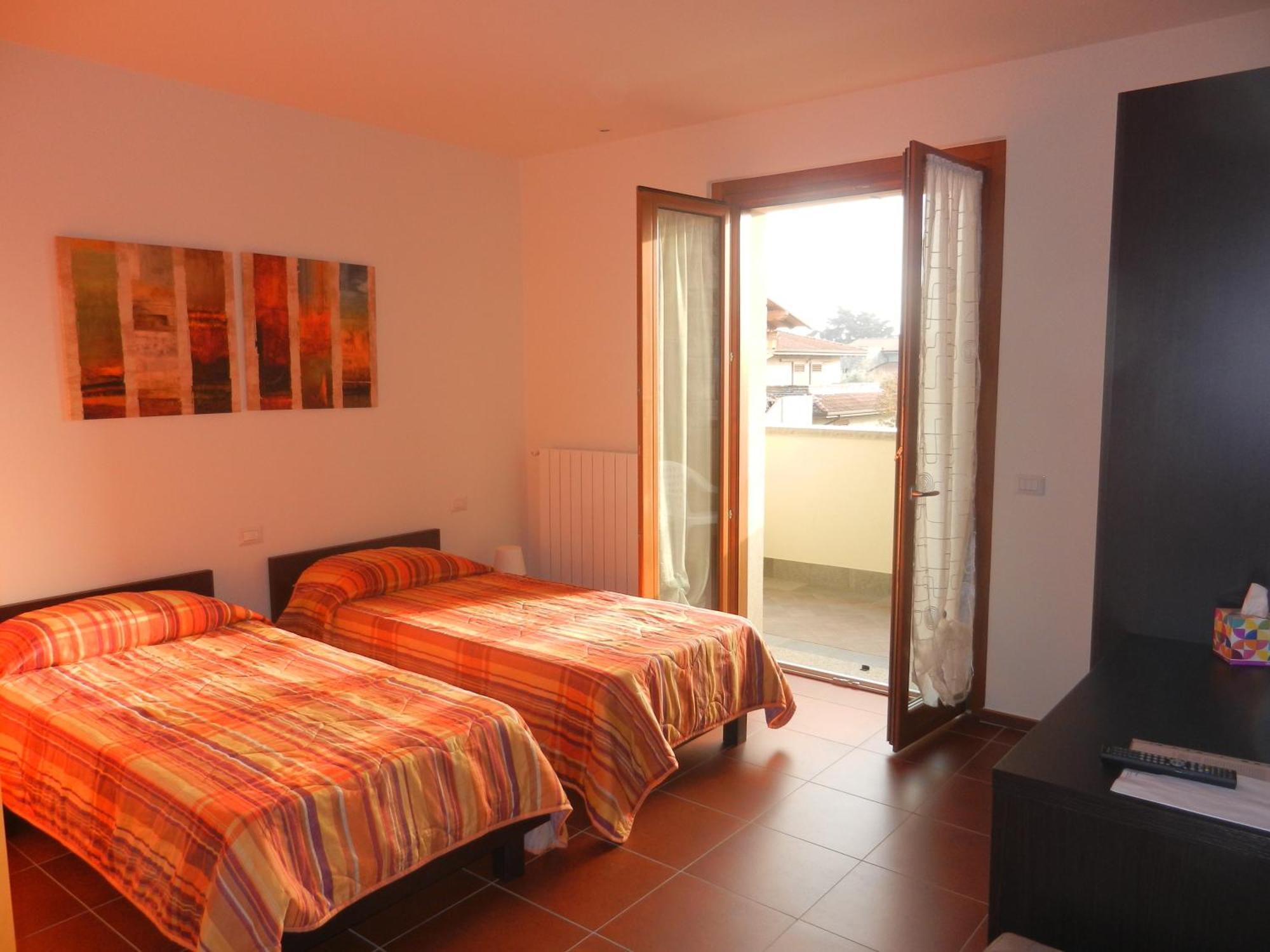 B&B Ad Hoc Costa di Mezzate Bagian luar foto